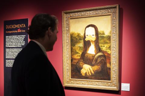 Besucher vor dem Bild der Mona Lisa
