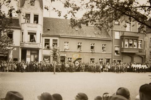 Aufmärsche von NS-Organisationen gab es in Moers schon vor der Machtergreifung im Januar 1933. 